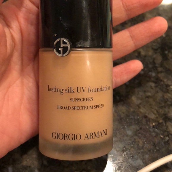 lasting silk uv foundation